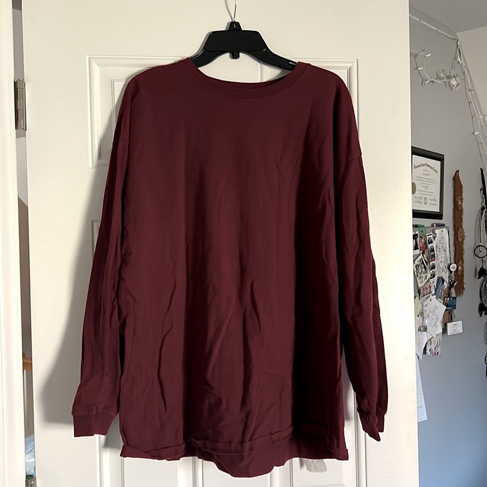 Oversized men’s long sleeve tee